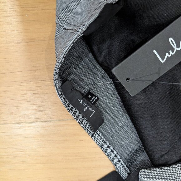 Lulus Chic Temptation Black And Ivory Plaid Tie-strap Crop Top - Size S - Picture 3 of 3